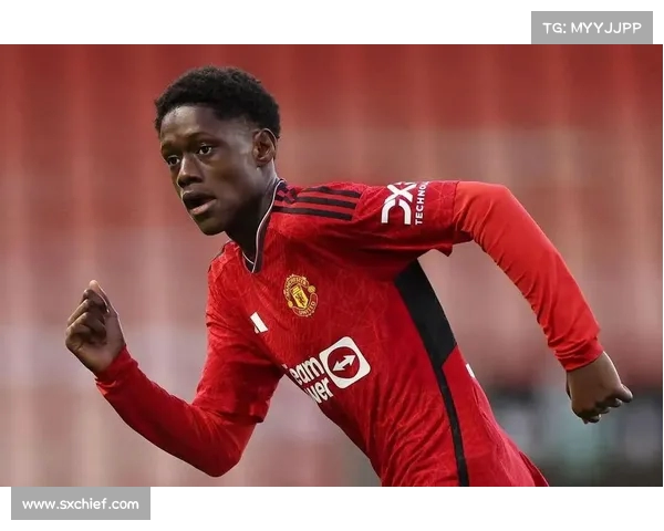 曼联卡灵顿基地焕然一新 展望新赛季积极信号扑面而来 曼联卡灵顿基地焕然一新 展望新赛季积极信号扑面而来